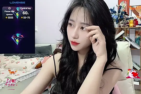 Snapshot of _LLisa_ chatting on 4, 1, 2025 LLisa online show from 4, 1, 2025