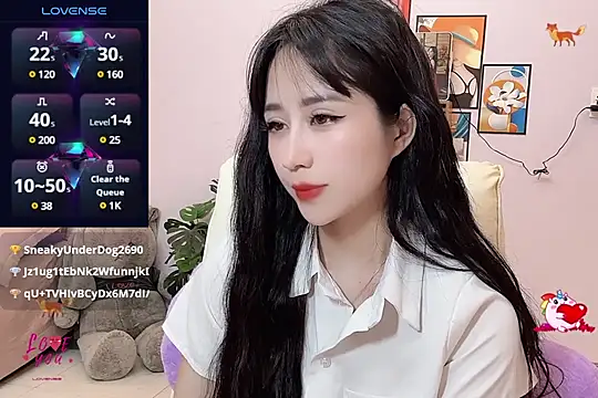 Snapshot of _LLisa_ chatting on 3, 3, 2025 LLisa online show from 3, 3, 2025