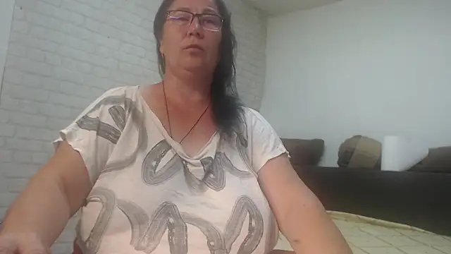 Snapshot of EmmaSquirt chatting on 5, 6, 2026 EmmaSquirt online show from 5, 6, 2026