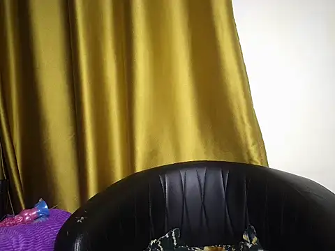 Mon cherrie  online show from 13, 4, 2026