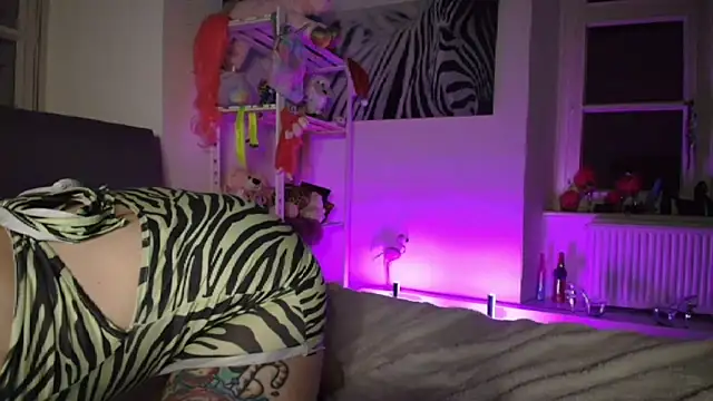 PinkHurricaneOfficial online show from 21, 3, 2025