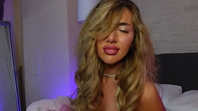 Snapshot of ClaraHazel chatting on 6, 2, 2026 ClaraHazel online show from 6, 2, 2026