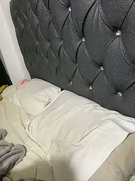 Riana Kean online show from 9, 2, 2025