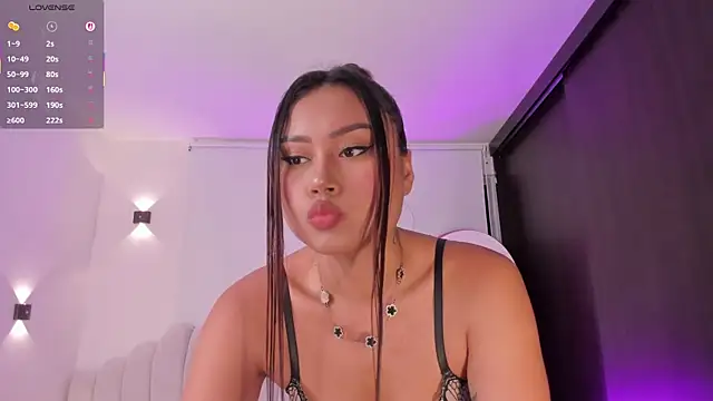 Snapshot of AmberLewis_ chatting on 12, 6, 2026 AmberLewis online show from 12, 6, 2026
