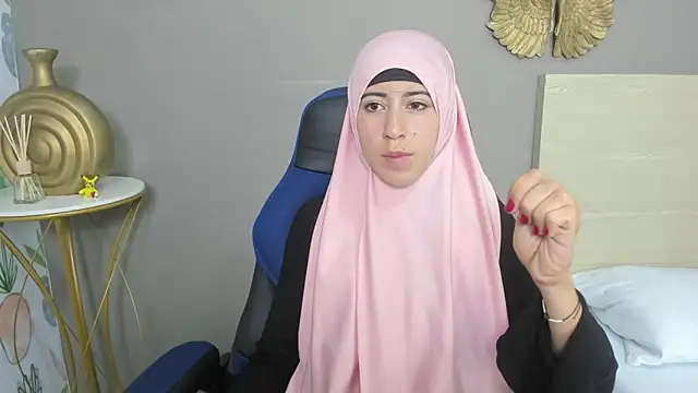 chaymae nah  online show from 20, 12, 2024