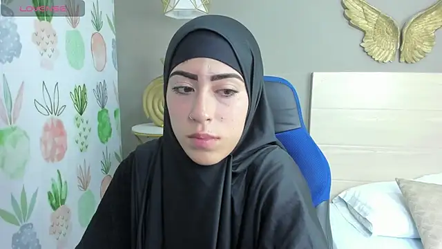 chaymae nah  online show from 9, 1, 2025