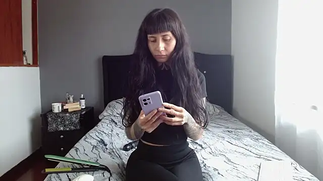 Emilia 1995 online show from 19, 11, 2025