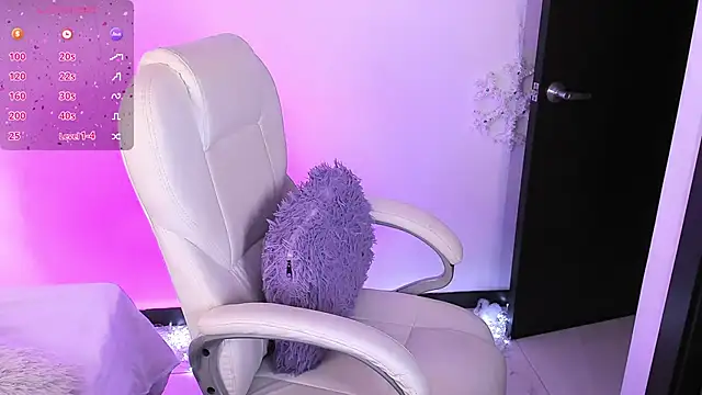 Snapshot of nyna_1 chatting on 10, 1, 2025 nyna 1 online show from 10, 1, 2025