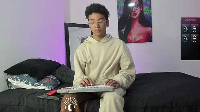 harrytwink18 online show from 27, 1, 2025