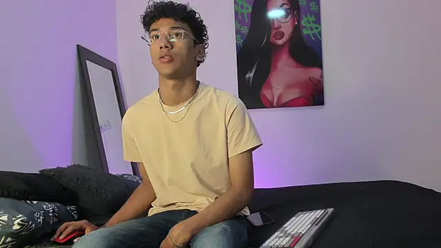 harrytwink18 online show from 18, 2, 2025