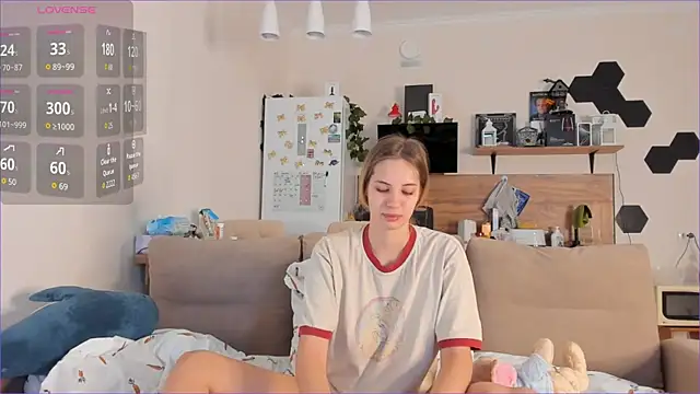 Girl alone home online show from 25, 9, 2025