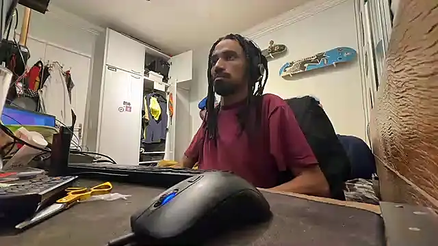 hotcamboy420 online show from 12, 12, 2024