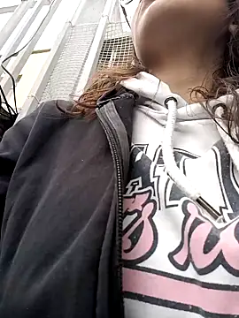 karlamorris  online show from 28, 1, 2025