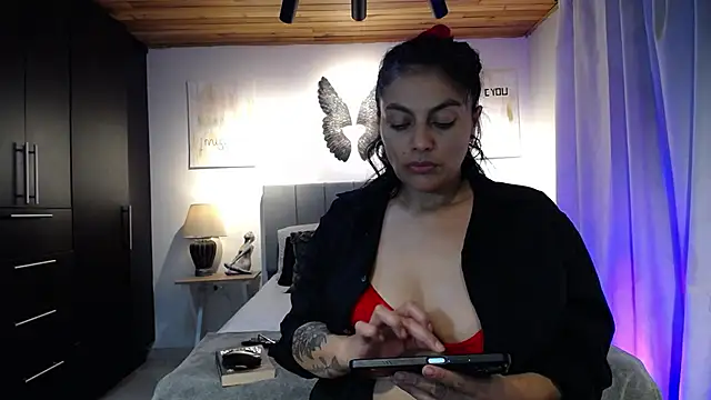 Snapshot of Lust_Mom41 chatting on 8, 2, 2025 Lust Mom41 online show from 8, 2, 2025