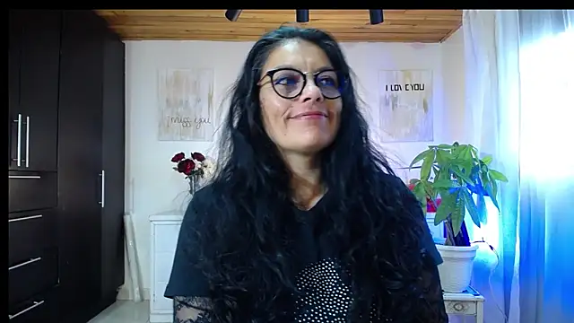 Snapshot of Lust_Mom41 chatting on 4, 10, 2025 Lust Mom41 online show from 4, 10, 2025