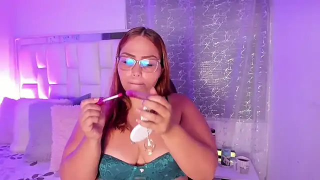 LeahxBarker online show from 16, 4, 2026