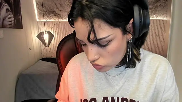 Snapshot of renee_shelby_ chatting on 11, 7, 2026 renee shelby online show from 11, 7, 2026