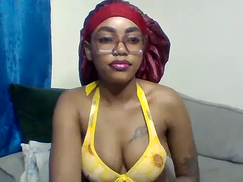 Snapshot of _crystal_princesss chatting on 28, 4, 2026 crystal princesss online show from 28, 4, 2026