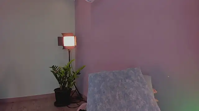 LynnSam  online show from 14, 2, 2025