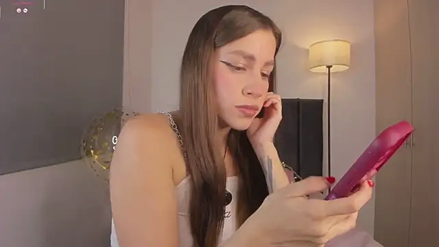 LynnSam  online show from 12, 10, 2025