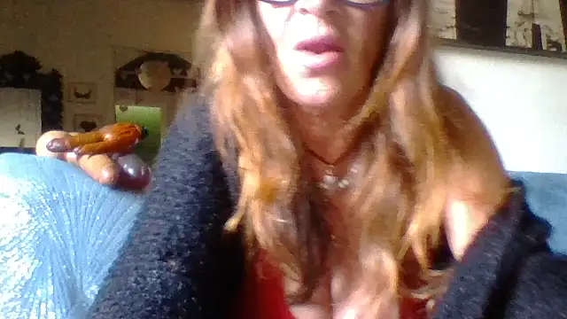 Snapshot of gildamilf chatting on 27, 4, 2026 gildamilf online show from 27, 4, 2026