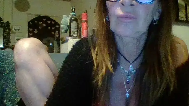 Snapshot of gildamilf chatting on 6, 5, 2026 gildamilf online show from 6, 5, 2026