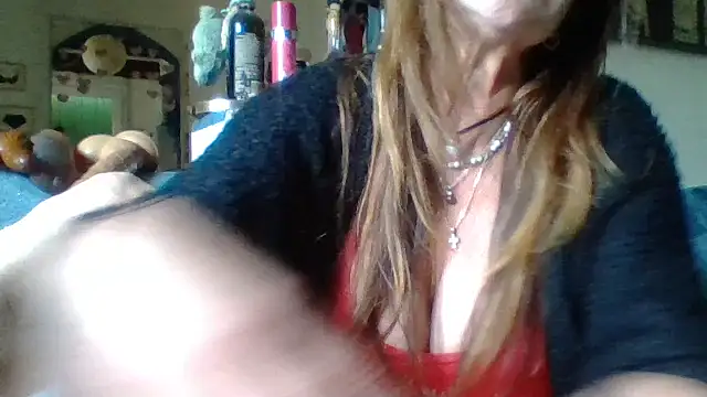 Snapshot of gildamilf chatting on 8, 5, 2026 gildamilf online show from 8, 5, 2026