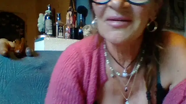 Snapshot of gildamilf chatting on 5, 6, 2026 gildamilf online show from 5, 6, 2026