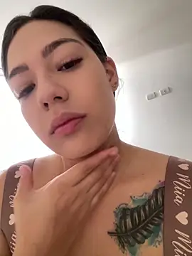 Latina vanessa online show from 2, 12, 2025