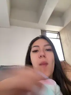 Latina vanessa online show from 17, 4, 2026