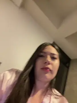 Latina vanessa online show from 18, 4, 2026