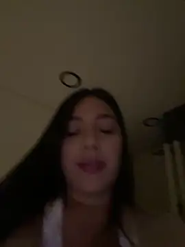 Latina vanessa online show from 22, 4, 2026