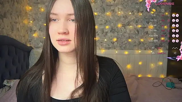 ChloeMillerMeow online show from 13, 3, 2025