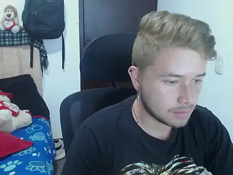 JOHANLEON1 online show from 3, 10, 2025