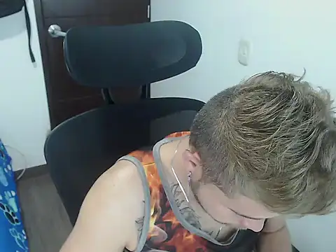 JOHANLEON1 online show from 22, 10, 2025