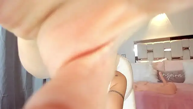 Snapshot of megan_connor_ chatting on 11, 1, 2026 megan connor online show from 11, 1, 2026