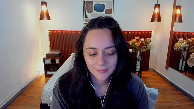Snapshot of KatherineBond chatting on 27, 5, 2026 KatherineBond online show from 27, 5, 2026