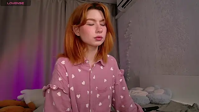 Snapshot of Evaa_Moonn_ chatting on 14, 9, 2025 Evaa Moonn online show from 14, 9, 2025