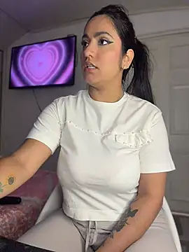 JazminTaylor online show from 28, 6, 2026