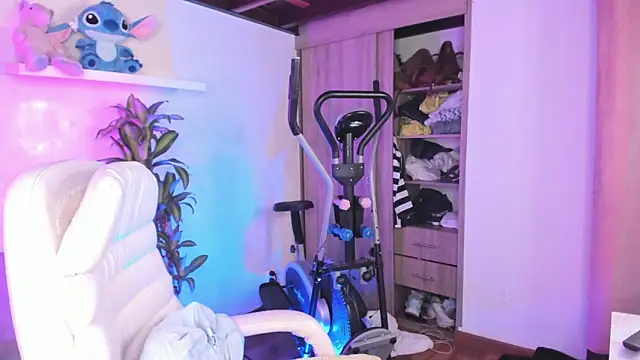 Snapshot of Nataliia_09 chatting on 19, 9, 2025 Nataliia 09 online show from 19, 9, 2025