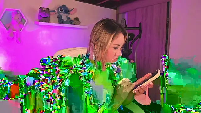 Snapshot of Nataliia_09 chatting on 17, 10, 2025 Nataliia 09 online show from 17, 10, 2025