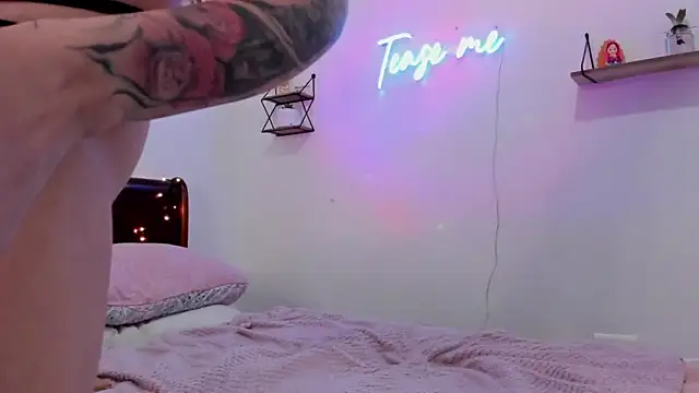 Manuela monroe online show from 3, 12, 2025