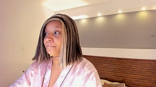 Snapshot of Adelehottman chatting on 5, 12, 2025 Adelehottman online show from 5, 12, 2025