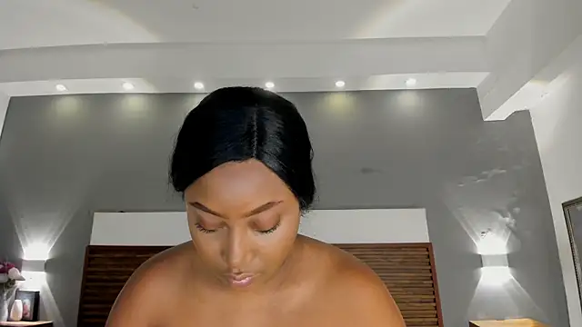 Snapshot of Adelehottman chatting on 18, 12, 2025 Adelehottman online show from 18, 12, 2025