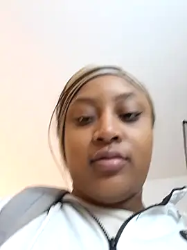 Snapshot of Adelehottman chatting on 8, 7, 2026 Adelehottman online show from 8, 7, 2026