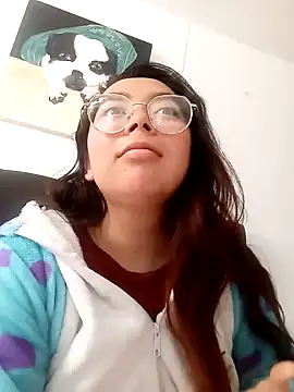 Peach-Lawrence online show from 19, 12, 2024