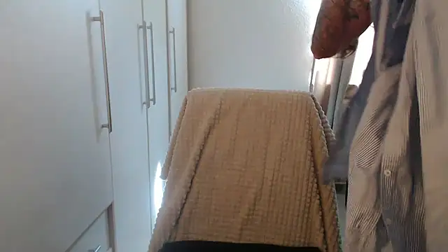 Snapshot of Davinja chatting on 28, 4, 2026 Davinja online show from 28, 4, 2026