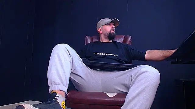JackEthann online show from 4, 10, 2025