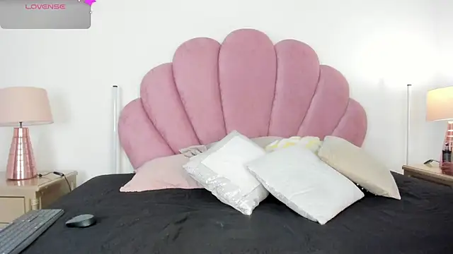 Paytonferrara online show from 12, 3, 2026