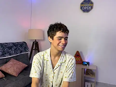 MyLatinHotBoys online show from 5, 1, 2025